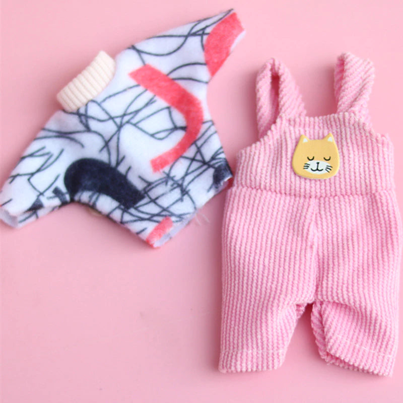 Kit com 8 Conjuntos de Roupinhas para Bebê Reborn